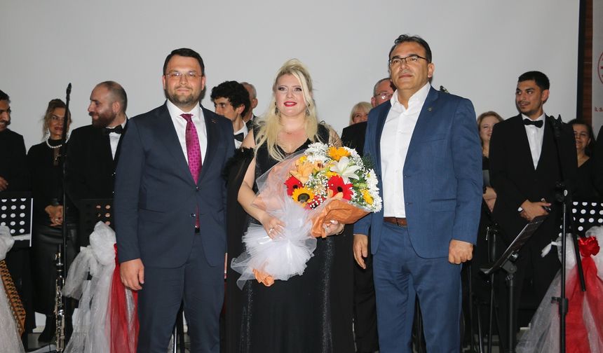 Manisa’da sağlık çalışanlarına Türk Sanat Müziği morali