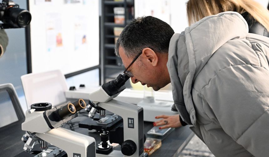 MCBÜ Bilim Kafe Demirci’de: Teknolojinin Toplumsal Etkileri Masaya Yatırıldı