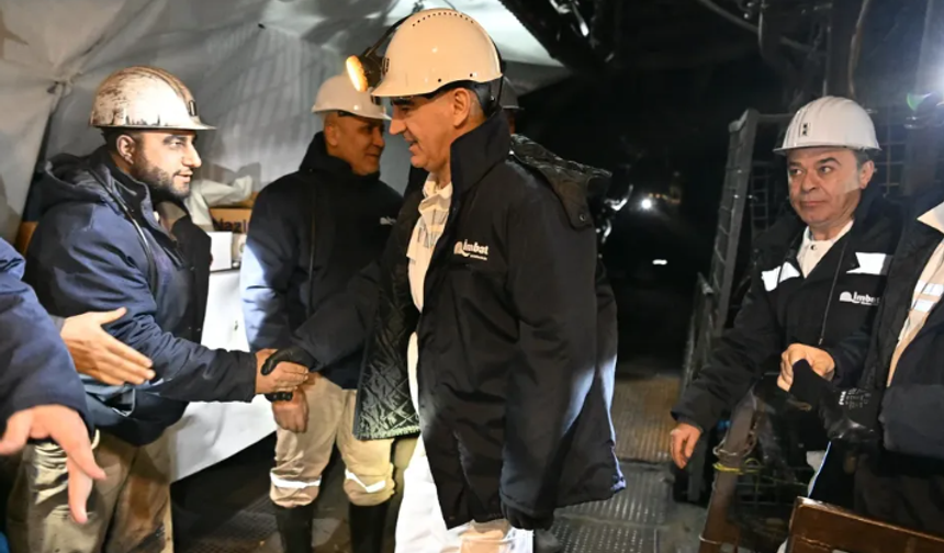 Vali Özkan, yeni yıla madencilerle yer altında girdi
