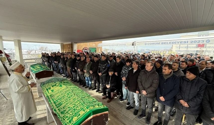 Cüneyt Özdemir’in annesi Hamiyet Özdemir son yolculuğuna uğurlandı