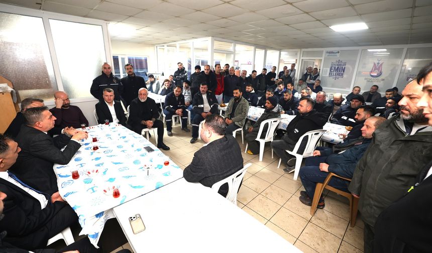 Başkan Hakan Şimşek Güne Temizlik İşleri Personeliyle Başladı