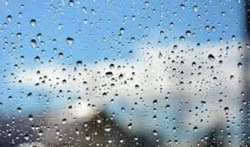 Manisa Güne Yoğun Yağışla Başladı