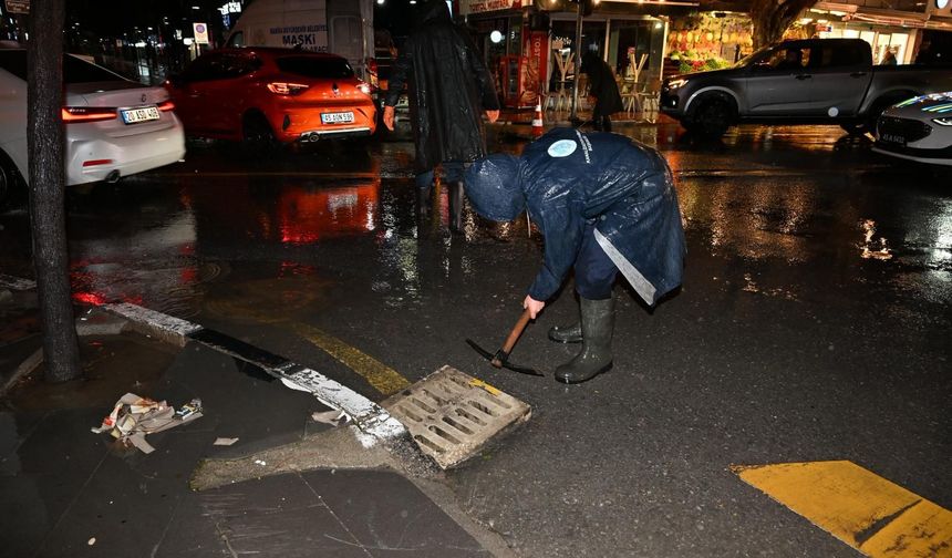 Manisa Büyükşehir ve MASKİ’den Yağış Mesaisi: Ekipler Tüm Gece Sahadaydı