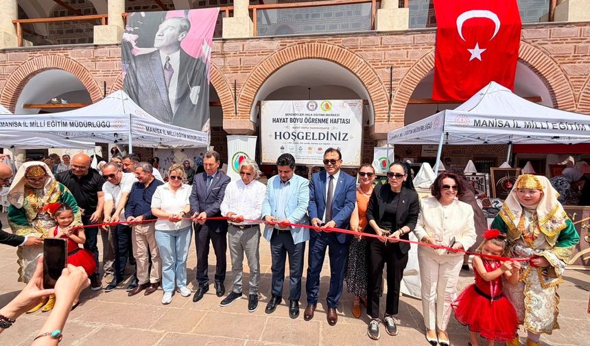 Şehzadeler Halk Eğitimi Merkezi yıl sonu sergisi açıldı