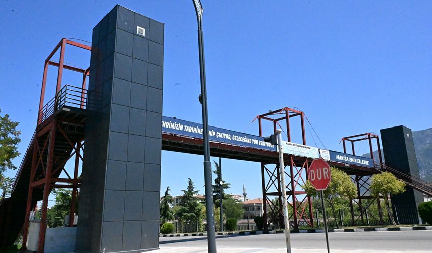 Büyükşehir’den Kuşlubahçe’deki Üst Geçide Asansör Kolaylığı